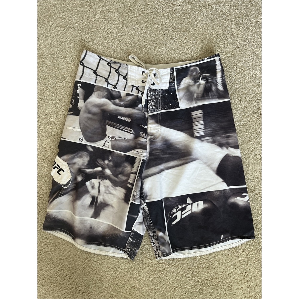 UFC MMA Remix Mens Board Shorts Size 34  Kickboxing Photo Print Randy Couture